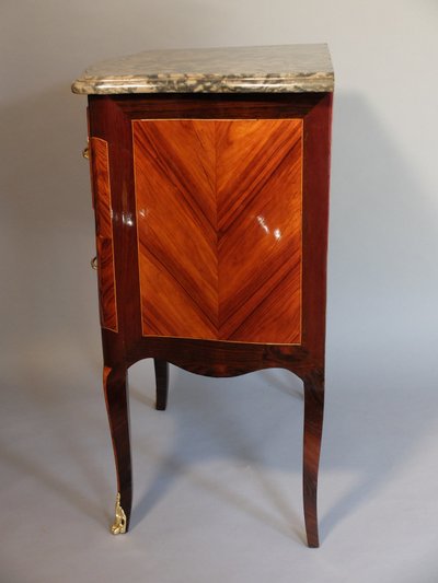 Commode d'entre-deux d'époque Louis XV 