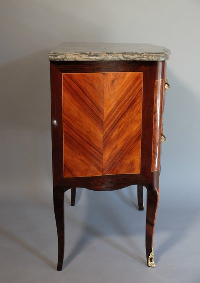 Commode d'entre-deux d'époque Louis XV 