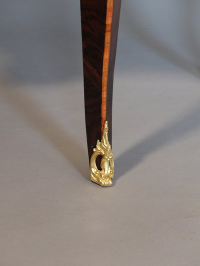 Commode d'entre-deux d'époque Louis XV 