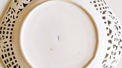  Piatto traforato in porcellana di Sassonia Potschappel XIX secolo