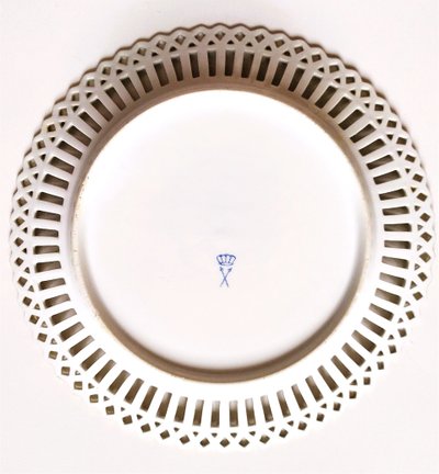 Assiette Porcelaine Ancienne Dresden Peinte à la Main Fleurs Bord Doré Circa 1900 Art de la Table