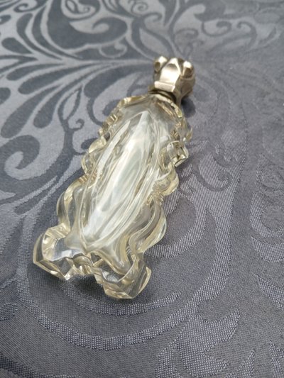 salt or perfume bottle.