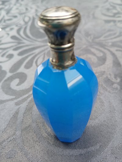 Salt or perfume bottle.