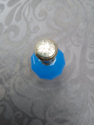 Salt or perfume bottle.
