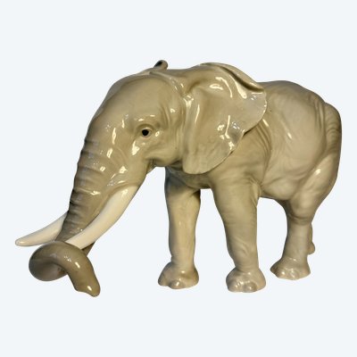 Elephant in Saxon porcelain - Karl Ens - Large model