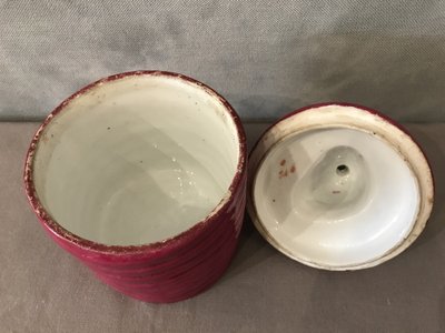 Pot à tabac ancien en faïence d'époque 19 ème, représentant un magot 