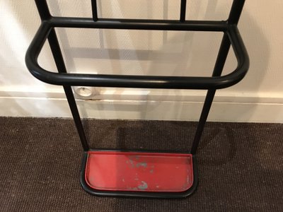 Black iron coat rack, 1970s, after Roger Ferraud