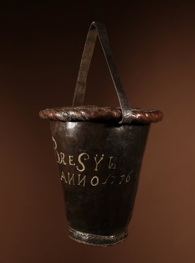  Dutch fire bucket in high-quality leather, dated 1776.