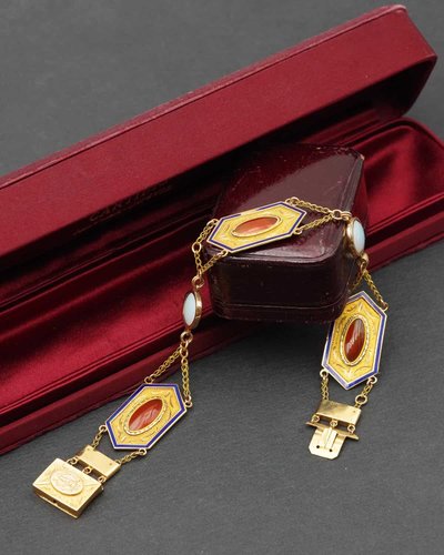 Bracelet cornaline Premier Empire en or 18k, Collier ancien vers 1810, or émail, Bijou Ancien