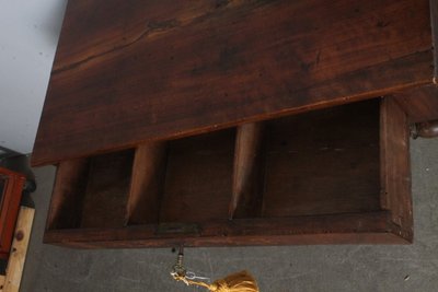 Petite table ancienne - Bureau Charles X 1830 en marqueterie de noyer et érable. Mesure 73 X 42 H 75
