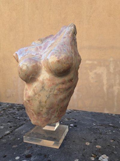 Jacques Le Bescond (1945), Busto di donna in marmo in stile antico