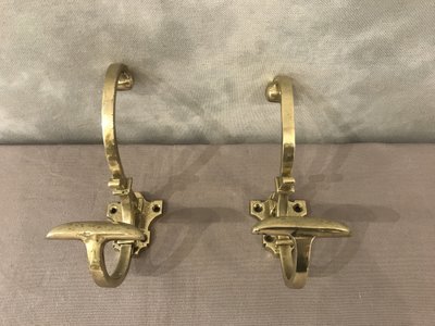 Polished bronze and varnished coat hook from the 19th century Louis Philippe period