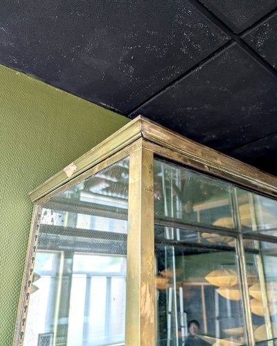 Large brass display case 200 x 250 x 50 cm