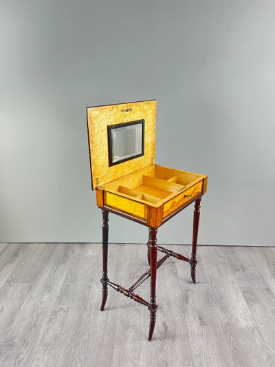 Coiffeuse / Table à Bijoux Marquetée , Epoque Napoléon III