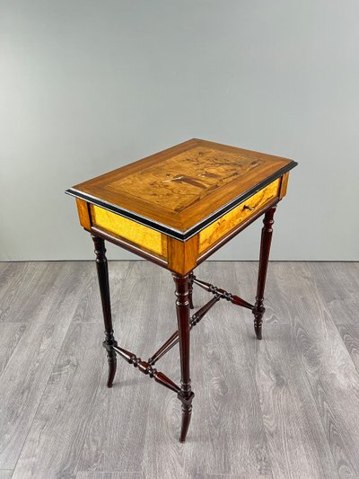 Coiffeuse / Table à Bijoux Marquetée , Epoque Napoléon III
