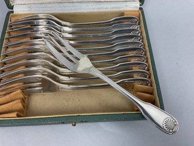 Twelve Vendome-style cake forks CHRISTOFLE