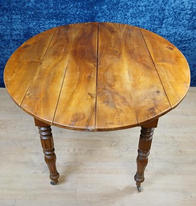 Louis Philippe period flap table in walnut circa 1830