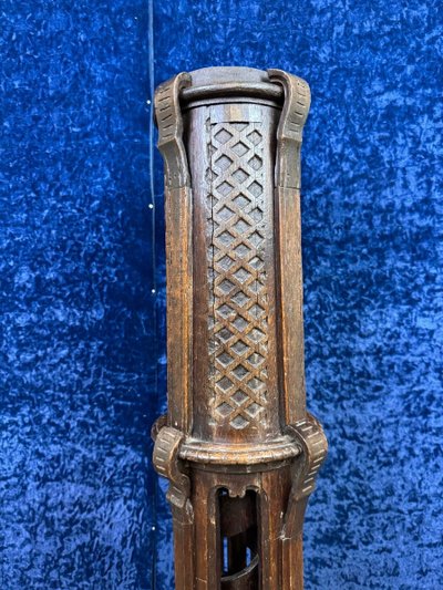 Pedestal / staircase: 18th century column with worm screw inside