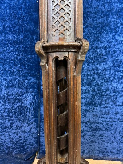 Pedestal / staircase: 18th century column with worm screw inside