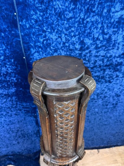 Pedestal / staircase: 18th century column with worm screw inside