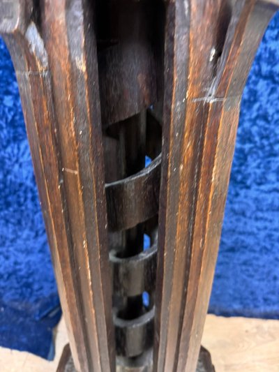 Pedestal / staircase: 18th century column with worm screw inside