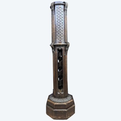 Pedestal / staircase: 18th century column with worm screw inside