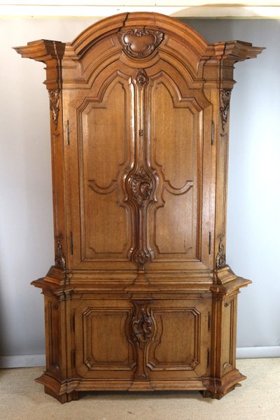 Two-part presentation sideboard 18th century