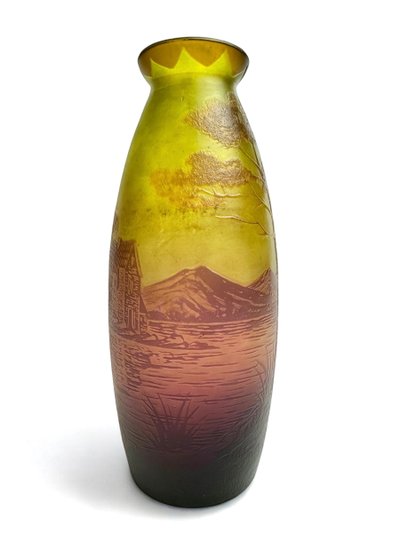 Degué vase with lake landscape design