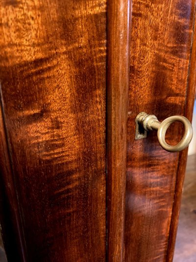 Mahogany stepped bookcase
