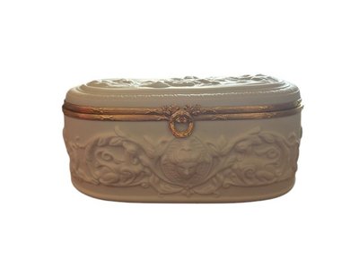 Porcelain box - Limoges - cherub decoration and brass mounting