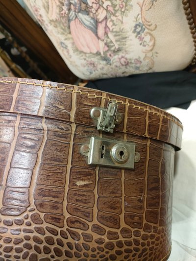 Hat case