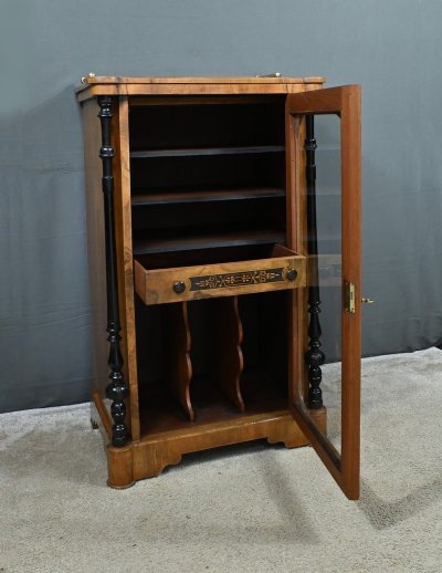 Meuble à Musique en ronce de Noyer, style Charles X – 2ème partie XIXe