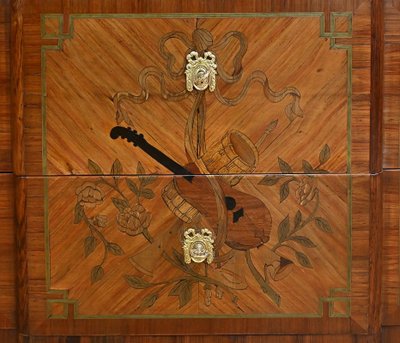 Commode Sauteuse, style Transition Louis XV/Louis XVI – Début XXe