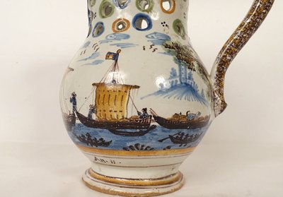 Pichet Trompeur Pot Surprise Faïence Nevers Train Bateaux Gabares 19th century