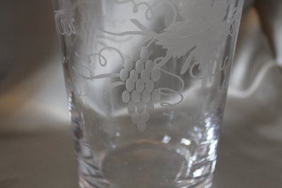 Engraved glass grape bucket complete with scissors