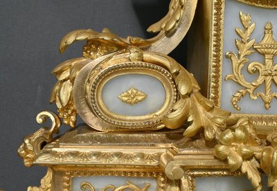 Important Louis XVI style Gilded Bronze Mantel Insert - Late 19th century