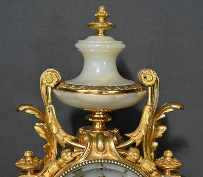 Important Louis XVI style Gilded Bronze Mantel Insert - Late 19th century