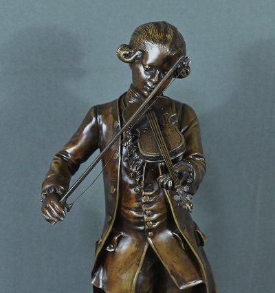 Bronzo "Mozart che suona il violino" di J-M. Schneider - Inizio XX secolo