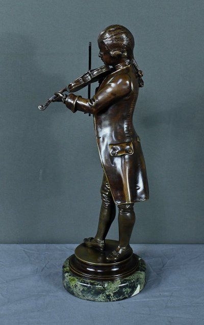 Bronzo "Mozart che suona il violino" di J-M. Schneider - Inizio XX secolo