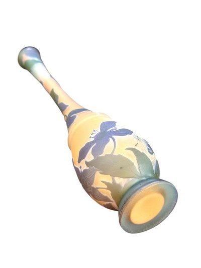 Vaso "Clematis" in stile Art Nouveau di Emile Gallé