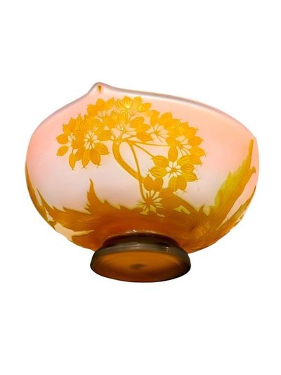 Tazza Emile Gallé "Ombelles" in stile Art Nouveau