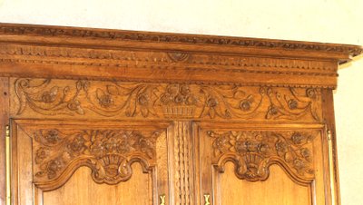 Armadio normanno in quercia intagliata, origine Saint Lô, XIX secolo