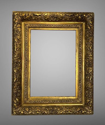 ANTIQUE WOODEN AND GOLD STUCCO FRAME FOR PAINTING 45 cm x 31 cm