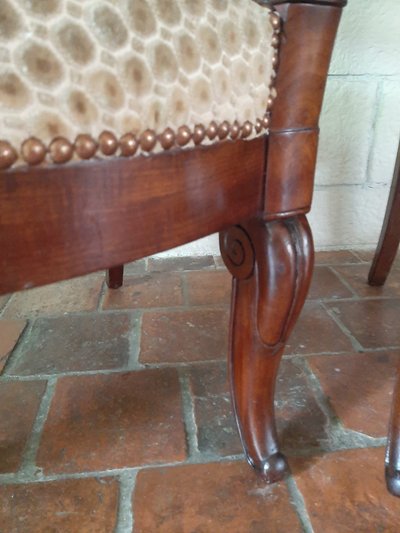 Coppia di poltrone in mogano con croce - Periodo Restauro - XIX secolo