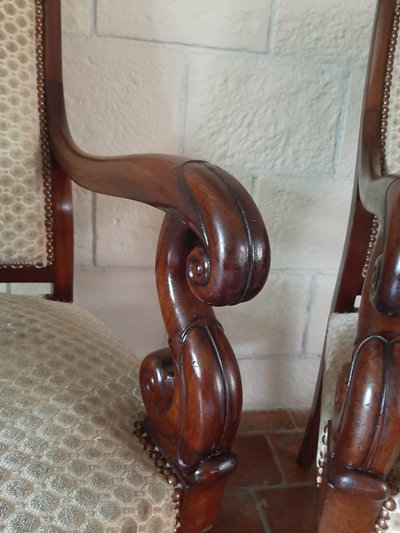 Coppia di poltrone in mogano con croce - Periodo Restauro - XIX secolo