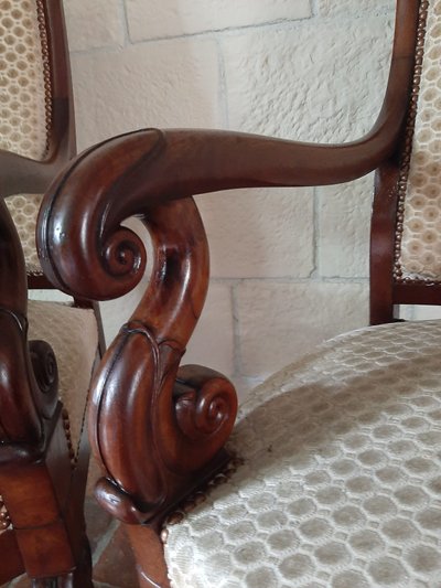 Coppia di poltrone in mogano con croce - Periodo Restauro - XIX secolo