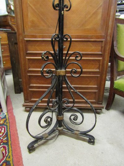 Floor lamp