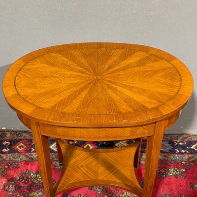 Élégante table basse en bois fruitier incrusté