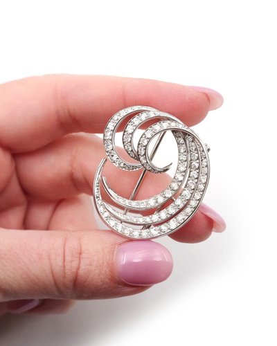 Spilla a forma di voluta di diamanti in platino e oro 18k, spilla a forma di onda, spilla a forma di piuma, moderna, tardo Art Déco