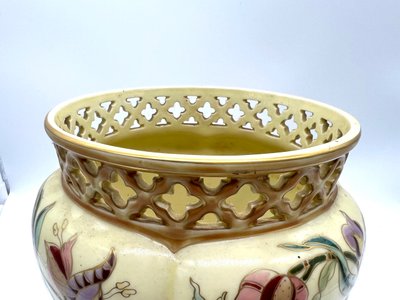 Openwork Zsolnay porcelain planter – Signed Schlittné – Hungary, circa 1950